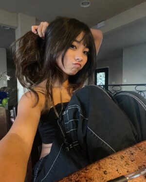 Kaori NeVille Instagram - Miku ooo eee ooo
#fyp #explorepage #foryoupage #outfitinspo #streetwear