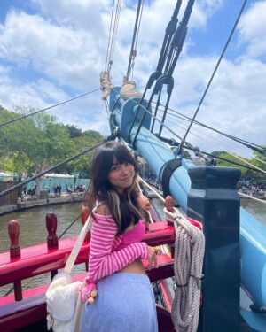 Kaori NeVille Instagram - DISNEY! 

#outfitinspo #outfitoftheday #model #pink #mymelody #sanrio #outfitcheck #ew
