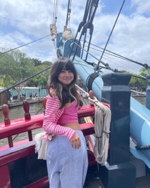 Kaori NeVille Instagram - DISNEY! 

#outfitinspo #outfitoftheday #model #pink #mymelody #sanrio #outfitcheck #ew
