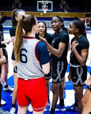 Kara Lawson Instagram - The Sisterhood 🫶🏽 USABWNT