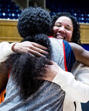 Kara Lawson Instagram - The Sisterhood 🫶🏽 USABWNT