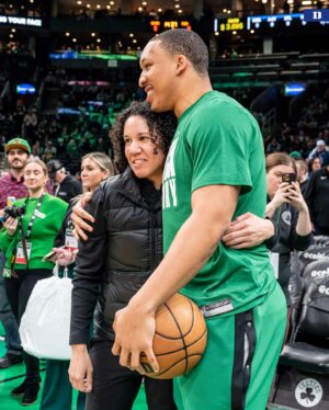 Kara Lawson Instagram - Thanks for the love Boston 💚