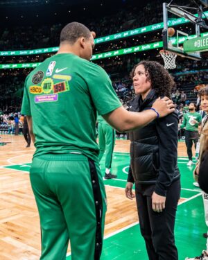 Kara Lawson Instagram - Thanks for the love Boston 💚