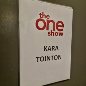 Kara Tointon Instagram - Suited up for @bbconeshow last week to talk our new show Too good to be true which airs this Wednesday. Valentines Day.
9pm @channel5

Styled @kelvinstylist 
Suit @thedecklondon_ 
Hair @clairehealeyhair 
Makeup @katekentmua