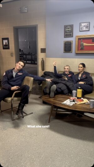 Kara Killmer Instagram - 🚨Set your alarms because tonight’s the season premiere of Chicago Fire!