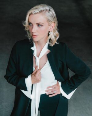 Kara Killmer Instagram - Shameless photo dump of some fun shots my man took after creatively turning the garage into a studio. 😂 Could be selling perfume or about to conduct an orchestra? 🤷‍♀️Thanks, boo.