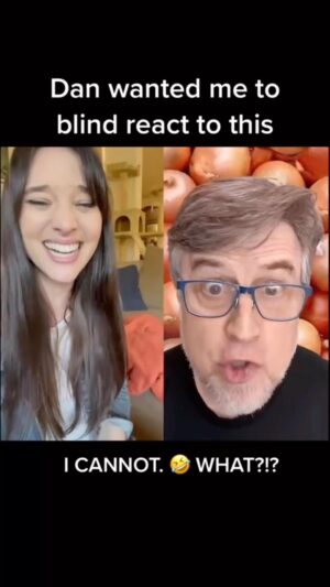 Karalynn Dunton Instagram - Of course @dan.povenmire had to weigh in on the Shower Onions guy 🥹🙏🏻🧅 What’s the #1 thing that will absolutely make you fall for someone on a first date?! Comment below! 🥰👇🏻#showeronions