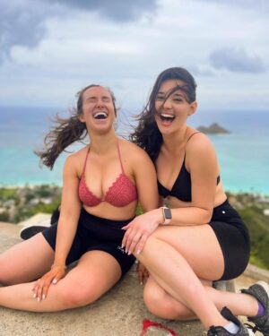 Karalynn Dunton Instagram - Casually being taught proper posing etiquette while hiking, thank you @rrogersworld #hiking #hawaii #oahu