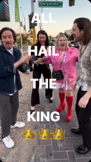 Karalynn Dunton Instagram - They don’t call him the King for nothing! #lasvegas #theenglishhotel #englishhotellv