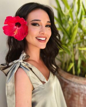 Karalynn Dunton Instagram - More content coming soon from my INCREDIBLE trip to Mexico where I got to witness my incredible brother @duntron get married to the most amazing woman, but for now, here’s some pictures the amazing @stacyyines took of me before the wedding (and also coached me for and edited to make me look good 🥹🫶🏻)