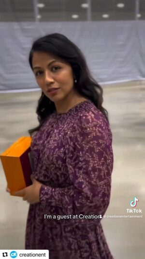 Karen David Instagram - But of course… 😉 Dallas was a joy! San Francisco next! @creationent 🎉🎉🎉 February 16th to the 18th! Can’t wait to spend time with all our amazing, @thecwtvd @theoriginals and @cwlegacies fans and #teawithkaren on the road 🫖💐Spreading the joy of tea and kindness, one city at a time! ❤️🙏🏾 For more info and tickets, click in the link in my bio!