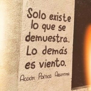 Karen Leone Instagram - Dime donde te duele para amarte más ahí... 😉🪐