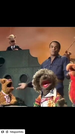 Karen Robinson Instagram - Happy Saturday, loves❤️ #harrybelafonte #bananaboatsong #themuppetshow #fraterday #ifyouknowyouknow
