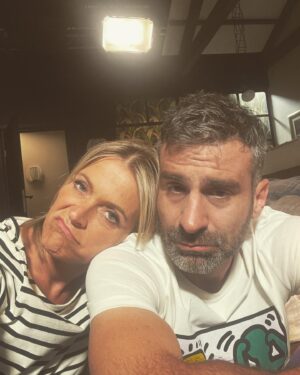 Karen Damen Instagram - Wij zijn nog láng niet moe! 🫣#zjefenvanessa @vtmfamilie @janvandenbosch