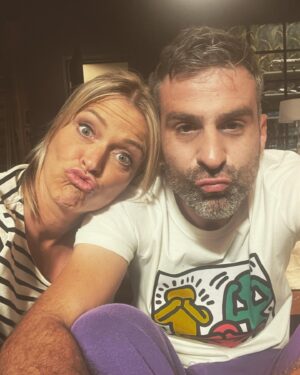 Karen Damen Instagram - Wij zijn nog láng niet moe! 🫣#zjefenvanessa @vtmfamilie @janvandenbosch