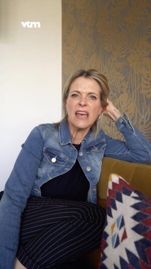 Karen Damen Instagram - Wiens Zatte Rita-imitatie is nóg beter dan die van Karen? Remix deze video en bewijs het ons! #vtmfamilie #30jaarfamiliefeest #zatterita