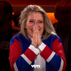 Karen Damen Instagram - 'Sing Again' belooft een wilde rit te worden voor Karen Damen. 😂 Zeker als haar Idool 2004 op het podium verschijnt. #vtmsingagain