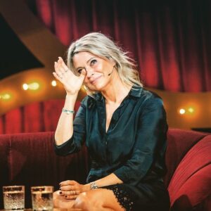 Karen Damen Instagram - Nu donderdag om 21u op @play4_be mijn eigen musical! 🙆🏼‍♀️ Dankjewel daarvoor @jamescooke1984 🙏♥️