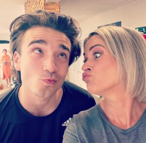 Karen Damen Instagram - Swipe if you wanna know what I mean.. 😜 @aaronblommaert ♥️