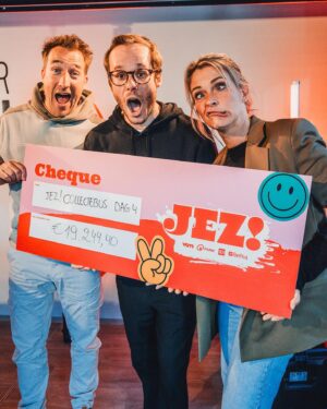Karen Damen Instagram - Wat een bedrag! 😱 Je zou voor minder een gekke bek trekken. 🤪 Succes om dat morgen te overtreffen in Limburg @noragharib en @bart.appeltans. #degrotejezactieweek