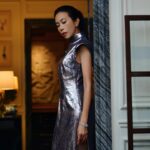 Karen Mok Man-Wai Instagram - Hello París🗼 👗 @viviennetam 📸 @ffflyy2 #VivienneTam #VTFW24 #PFW #PFW24 #qipao #莫文蔚 #KarenMOK