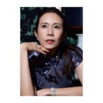 Karen Mok Man-Wai Instagram - Hello París🗼 👗 @viviennetam 📸 @ffflyy2 #VivienneTam #VTFW24 #PFW #PFW24 #qipao #莫文蔚 #KarenMOK