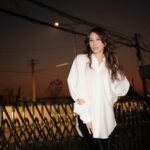 Karen Mok Man-Wai Instagram - 我弄丟了你 怪我不小心 你會在哪裡 被別人拾起 ❤️‍🩹莫式情歌 最新單曲 〈被我弄丟的你〉即將發行🎧 #被我弄丟的你 #莫式情歌 #莫文蔚 #KarenMOK #NewRelease