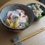 Karen Otomo Instagram – 基本的に、
切るだけ、
焼くだけ、
炒めるだけ。

数日分ですが、全部似てる感じ。
でも、おうちで食べるご飯がホッとするので好きです。