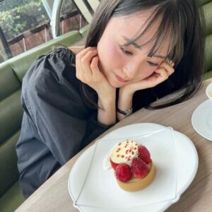 Karen Otomo Thumbnail - 7.4K Likes - Most Liked Instagram Photos