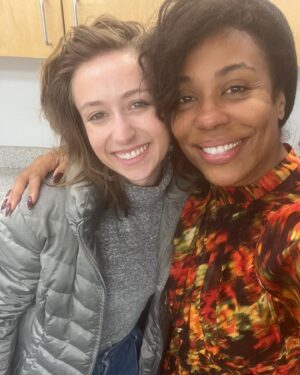 Karen Pittman Instagram - All things @themorningshow season 3 ❤️ #miajordan 
Love to the fans! 
@pppiccioli 
@nikkibeharie 
@selinafillinger 
@markduplass 
And #deltaairlines ☺️ @delta
