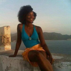 Karent Hinestroza Instagram - Afrocolombiana. 
Libre, Digna y Feliz.

Hoy se conmemora 172 años de la abolición de la esclavitud en Colombia. Nuestro aporte a la construcción de nuestro país ha sido y sigue siendo incalculable. Hoy como todos los días me siento agradecida, no sólo por la comunidad y la etnia a la que pertenezco, sino también por lo que juntxs hemos logrado avanzar.

Orgullosa de mi pueblo afrocolombiano. 

Abrazos Colombia. Feliz mes de la afrocolombianidad 

#Afrocolombian #afrocolombianday #diadelaafrocolombianidad #afrocolombiana #timbiquireña #afrocolombianactress #artivista #mujercolombiana #afrocolombianwoman #mes delaafrocolombianidad #karenthinestroza