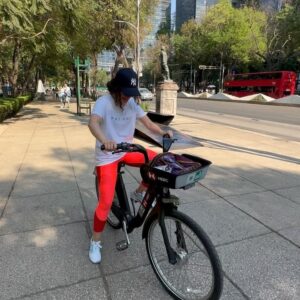 Kariam Castro Instagram - Domingos divertidos. 🌈🌤️
