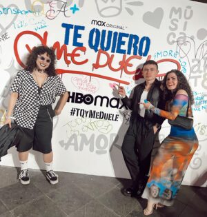 Kariam Castro Instagram - Ayer en el estreno de Te Quiero Y Me Duele que ya está disponible por @hbomaxmx 💥💥💥

Que bomba de serie, felicidades!!! @luiscurieel @niicohaza @twicebern puro talento.❤️