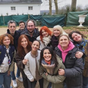 Karima Charni Instagram - Le château de la Star Academy a refermé ses portes il y a une semaine…
14 primes. 90 quotidiennes et un documentaire à découvrir aujourd’hui à 16h10 sur @tf1 🤍 
J’ai vécu 3 mois, 7/7 au rythme des élèves avec de formidables équipes: 

Bravo et merci à toutes les équipes d’ @endemolfr @dmls_tv et @tf1 🙏🏽🎈

Merci @jeanlouistv @mathieuvergne @aprikian_ara @rmfaur @solegoff pour votre confiance et votre présence (pour certains depuis 20 ans 😊💫)

Merci à toutes les équipes du prime et du château, mes indispensables @mariiiecl Olivia B @clothildeerreip @paulineconseil , Jojo le roi du château @johan_sch64 et tout ceux que je ne peux citer❤️ ! Ma @valerie_knokke les réalisateurs @tristancarne @franckbroqua 💫 A nos fées @jeannecollin @lauralliche @mymy_assor 🧚🏽‍♀️😘 Merci @stephanejarny @marikaprochet Gaëlle @angelorecchia et tous les danseurs (@scarlett.avedikian 🔥😘) de nous avoir fait rêver avec tous ces sublimes tableaux chaque semaine! 🎊❤️🙏🏽
Merci à la team com @emiliebud @justine_dubourg @romufer Estelle @maycarcabal @sophieverloovedanis quel bonheur de vous avoir a mes côtés! Merci 🙏🏽❤️ 
Bravo aux équipes du digital @cecilechlous @staracademytf1 @tf1plus vous êtes merveilleux 🎊 et bien sûr mon moulay et Jonaz ma team du bus 🚌❤️

Merci au corps professoral! C’était tellement bien! Vous êtes de belles (mais folles personnes 😂) Merci pour les rires 🎈❤️💫 @michael.mmcgold @adelinetoniutti @cecilechaduteau @benjelloun_malika @pierredebrauer @coachjoe.paris et les magiciennes @luciebernardoni @marleneschaff 💕

@nikosaliagas … Tu sais 💙🧿

De nos chauffeurs de salle @remyxrems @_ericmendes à la team secu, @azureminierdebrach aux régisseurs Merci 🙏🏽🫶🏽

Merci à vous,au public! Merci d’avoir fait de cette saison un rêve éveillé pour les élèves mais également pour nous ✨❤️🙏🏽

#StarAcademy #TF1 #PopCulture