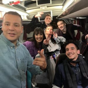 Karima Charni Instagram - Le château de la Star Academy a refermé ses portes il y a une semaine…
14 primes. 90 quotidiennes et un documentaire à découvrir aujourd’hui à 16h10 sur @tf1 🤍 
J’ai vécu 3 mois, 7/7 au rythme des élèves avec de formidables équipes: 

Bravo et merci à toutes les équipes d’ @endemolfr @dmls_tv et @tf1 🙏🏽🎈

Merci @jeanlouistv @mathieuvergne @aprikian_ara @rmfaur @solegoff pour votre confiance et votre présence (pour certains depuis 20 ans 😊💫)

Merci à toutes les équipes du prime et du château, mes indispensables @mariiiecl Olivia B @clothildeerreip @paulineconseil , Jojo le roi du château @johan_sch64 et tout ceux que je ne peux citer❤️ ! Ma @valerie_knokke les réalisateurs @tristancarne @franckbroqua 💫 A nos fées @jeannecollin @lauralliche @mymy_assor 🧚🏽‍♀️😘 Merci @stephanejarny @marikaprochet Gaëlle @angelorecchia et tous les danseurs (@scarlett.avedikian 🔥😘) de nous avoir fait rêver avec tous ces sublimes tableaux chaque semaine! 🎊❤️🙏🏽
Merci à la team com @emiliebud @justine_dubourg @romufer Estelle @maycarcabal @sophieverloovedanis quel bonheur de vous avoir a mes côtés! Merci 🙏🏽❤️ 
Bravo aux équipes du digital @cecilechlous @staracademytf1 @tf1plus vous êtes merveilleux 🎊 et bien sûr mon moulay et Jonaz ma team du bus 🚌❤️

Merci au corps professoral! C’était tellement bien! Vous êtes de belles (mais folles personnes 😂) Merci pour les rires 🎈❤️💫 @michael.mmcgold @adelinetoniutti @cecilechaduteau @benjelloun_malika @pierredebrauer @coachjoe.paris et les magiciennes @luciebernardoni @marleneschaff 💕

@nikosaliagas … Tu sais 💙🧿

De nos chauffeurs de salle @remyxrems @_ericmendes à la team secu, @azureminierdebrach aux régisseurs Merci 🙏🏽🫶🏽

Merci à vous,au public! Merci d’avoir fait de cette saison un rêve éveillé pour les élèves mais également pour nous ✨❤️🙏🏽

#StarAcademy #TF1 #PopCulture
