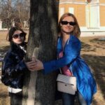 Karina Mishulina Instagram - ✔ С Днем России!🙏 ⠀ Я поздравляю всех с этим праздником! Я желаю нам всем процветания, мира и достойной жизни! ⠀ Для меня это, не только моя Родина, это моё место силы, мой дом, моя любовь!❤ ⠀ Россия, это белая березка, это широкие застолья, песни от которых замирает сердце, вечные контрасты и вечный авось! Это душа, философия и мечты! ⠀ Единственное, чего мне кажется, стало не хватать, это добра и сострадания, но очень надеюсь, что оно вернется к нам! ⠀ А что для вас Россия? С чем больше всего ассоциируется?