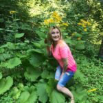 Karina Mishulina Instagram - ✔ Лето снаружи. Лето внутри.🌻 ⠀ Лето-это маленькая жизнь! И как же хочется, чтобы это длилось подольше!😊 ⠀ А вам какое фото больше нравится? ⠀ 1? 2? 3?