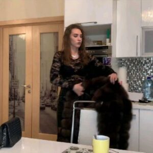 Karina Mishulina Instagram - ✔ Как он мог?!😱
⠀
Извечная тема измен или когда  вдруг вспомнили с @nataliya_bichan , что мы драматические актрисы!😂
⠀
И если кино, временно, не идет к нам, то мы снимем его сами!📽🎬
⠀
Социальные ролики стали востребованны в сети, вот и мы решили не оставаться в стороне.
⠀
Ролик получился дольше 1 минуты, понимаю, что нынче люди разлюбили смотреть долгие ролики, но мы очень надеямся, что вы пролистаете карусель и досмотрите до конца!  Ну и конечно, поделитесь мнением в комментариях!⬇️
⠀
И так, всегда ли виноват тот, кто изменяет?
Ведь говорят, если в семье все хорошо, то и изменять нет смысла...
⠀
А еще говорят, если женщина не захочет, то и мужик не поведется...
⠀
И почему же женщины, осознанно идущие в отношения с женатыми, потом начинают требовать большего и пытаться разрушить его семью?
Имеют ли они на это право?
⠀
Наверное можно на эту тему спорить бесконечно!
⠀
Скажу лишь, что для меня измена, это предательство! В любом виде!
⠀
И я считаю, всегда есть шанс не доводить до измены, а сесть и поговорить о том, что перестало устраивать в браке. Либо уже поставить точку и уходить в другие отношения!
⠀
А вы как считаете, в изменах виноваты трое?⬇️⬇️⬇️
⠀
И что вообще к ним приводит?⬇️⬇️⬇️
⠀
Ну и главное, можно ли ее простить?⬇️⬇️⬇️
⠀
#кино #пробы #социальныйролик #топ #кастинг #актрисы #instagood #интересное #продюсер #кастингдиректор #проект #сериал #мелодрама #измена #психология #натальябичан #каринамишулина