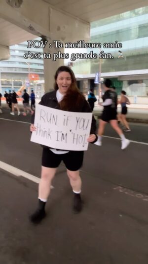 Karine St-Michel Instagram - Toujours présente à chacune de mes courses, avec les meilleures idées de pancartes! Hahahah 
Félicitations à tout le monde qui ont couru un demi-marathon ou un marathon ce weekend!! 🎉

#torontomarathon #marathon #runningmotivation