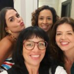 Karine Teles Instagram - Do dia que gravamos a cena que foi ao ar hoje! Amo vcs gatinhas! @amarianasantos @thalitacarauta @dedesecco #elasporelas #tvglobo #amigas #mulheres