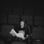 Karine Vanasse Instagram - Dans un cinéma près de chez vous 🎬 Dimanche 14 janvier, 20h sur @icirctele. @pamplemoussemedia Bts 📷 @lamontagne.megan