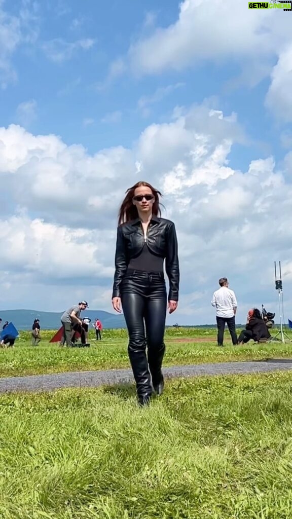 Karine Vanasse Instagram - Tonight, leather and character for the Lady of The Manor, on @thetraitorscanada. Styled in @mylamarque by @olivia_leblanc & @indiannna Mua and bts content queen @leslie_ann_thomson Hair @steevedaviault All previous episodes on ctv.ca and @cravecanada.