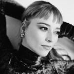 Karine Vanasse Instagram – Bts du shoot avec @gaelleleroyerphotography pour l’annonce de @lestraitres_noovo #lestraitresqc, ce printemps, sur @noovo.ca et @cravecanadafr 🔪

L’équipe derrière les looks de « l’Hôtesse du Manoir » :
Stylistes @olivia_leblanc & @indiannna 
Direction beauté / maquillage @leslie_ann_thomson 
Cheveux @valeriaamirova 

_______

After @thetraitorscanada on @ctv, it’s now time for the Quebecois version : @lestraitres_noovo on @noovo.ca/ @cravecanadafr. Same manor, same production team and same glam team for the Lady of The Manor. 

📷 @gaelleleroyerphotography 
Digital @laurence.chagnon 
Beauty direction and makeup @leslie_ann_thomson 
Hair @valeriaamirova 
Styled by @olivia_leblanc & @indiannna