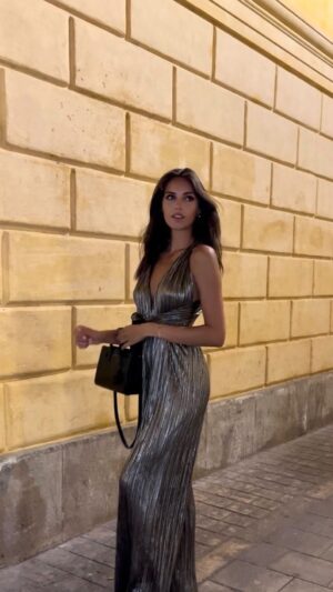 Karla Bchir Instagram - Tenue de samedi soir à Nice.
 ✨
Comment s’est passé votre week-end ?
La semaine prochaine, je vous emmène avec moi pour vous montrer un peu plus en détail ma préparation pour l’élection de Miss France qui approche à grands pas...

Ma combinaison vient de la boutique @anouk_cap3000.
Produit offert*