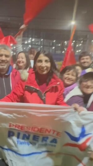 Karla Rubilar Instagram - Mi infinito agradecimiento al Presidente @sebastianpinerae por las oportunidades que me dio de servir a Chile 🇨🇱 a su lado, y hoy más que nunca agradezco porque todo en la vida tiene un sentido, mi último acto de campaña es en el Sótero del Río, el nuevo hospital que le cambiará la vida a tantos puentealtinos y puentealtinas, gestión de mi Presidente Piñera. ¡A 4 meses de su partida... Mil gracias Presidente, un abrazo al cielo para usted!