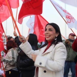 Karla Rubilar Instagram - Hoy iniciamos oficialmente la campaña a primarias para convertirme,si Dios quiere y la voluntad de nuestros vecinos y vecinas de #PuenteAlto, en la primera mujer electa alcaldesa. Continuaremos  con el legado de progreso que ha tenido la comuna en los últimos 20 años y con el mismo sello social de nuestro alcalde @germancodinapowers, pero ahora con fuerza de mujer 💪🏼 ¡Súmate y sigamos #SoñandoAlto!