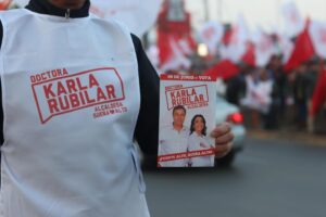 Karla Rubilar Instagram - Hoy iniciamos oficialmente la campaña a primarias para convertirme,si Dios quiere y la voluntad de nuestros vecinos y vecinas de #PuenteAlto, en la primera mujer electa alcaldesa. Continuaremos  con el legado de progreso que ha tenido la comuna en los últimos 20 años y con el mismo sello social de nuestro alcalde @germancodinapowers, pero ahora con fuerza de mujer 💪🏼 ¡Súmate y sigamos #SoñandoAlto!