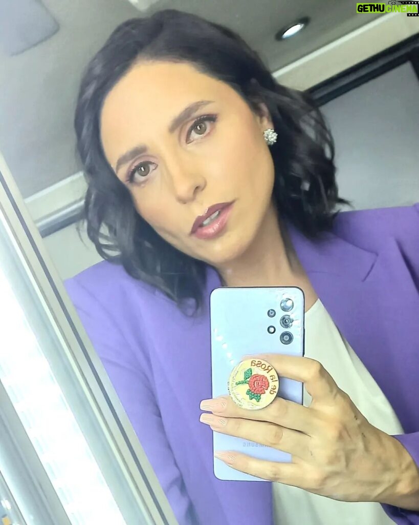 Karla Cossío Instagram - La selfie...