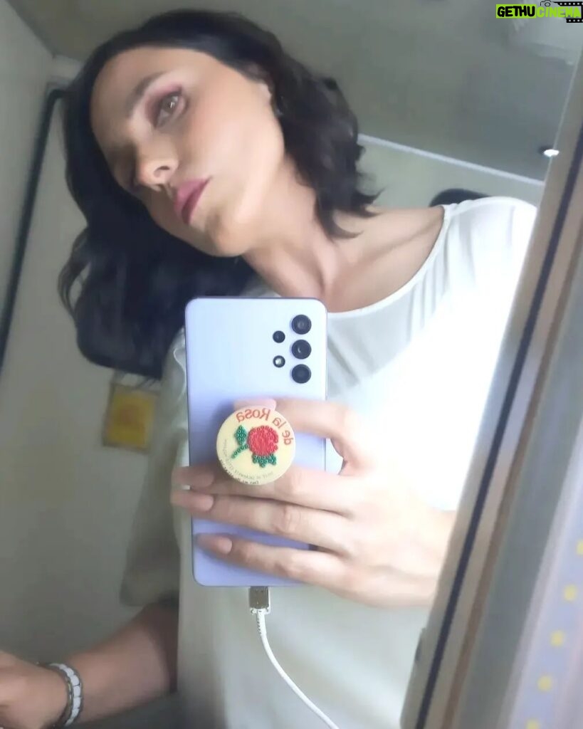 Karla Cossío Instagram - La selfie...