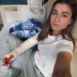 Karolína Muchová Instagram - Wrist upgrade: completed! ✔️ Rehab challenge? Accepted. 🎾 Following my injury at the US Open and an extensive rehabilitation phase, it turned out that a medical intervention was necessary. So here I am, tired and sad, but I know I’ll be okay now. The surgery was successful and I’m gonna do all I can to see you on the court again soon. 💛